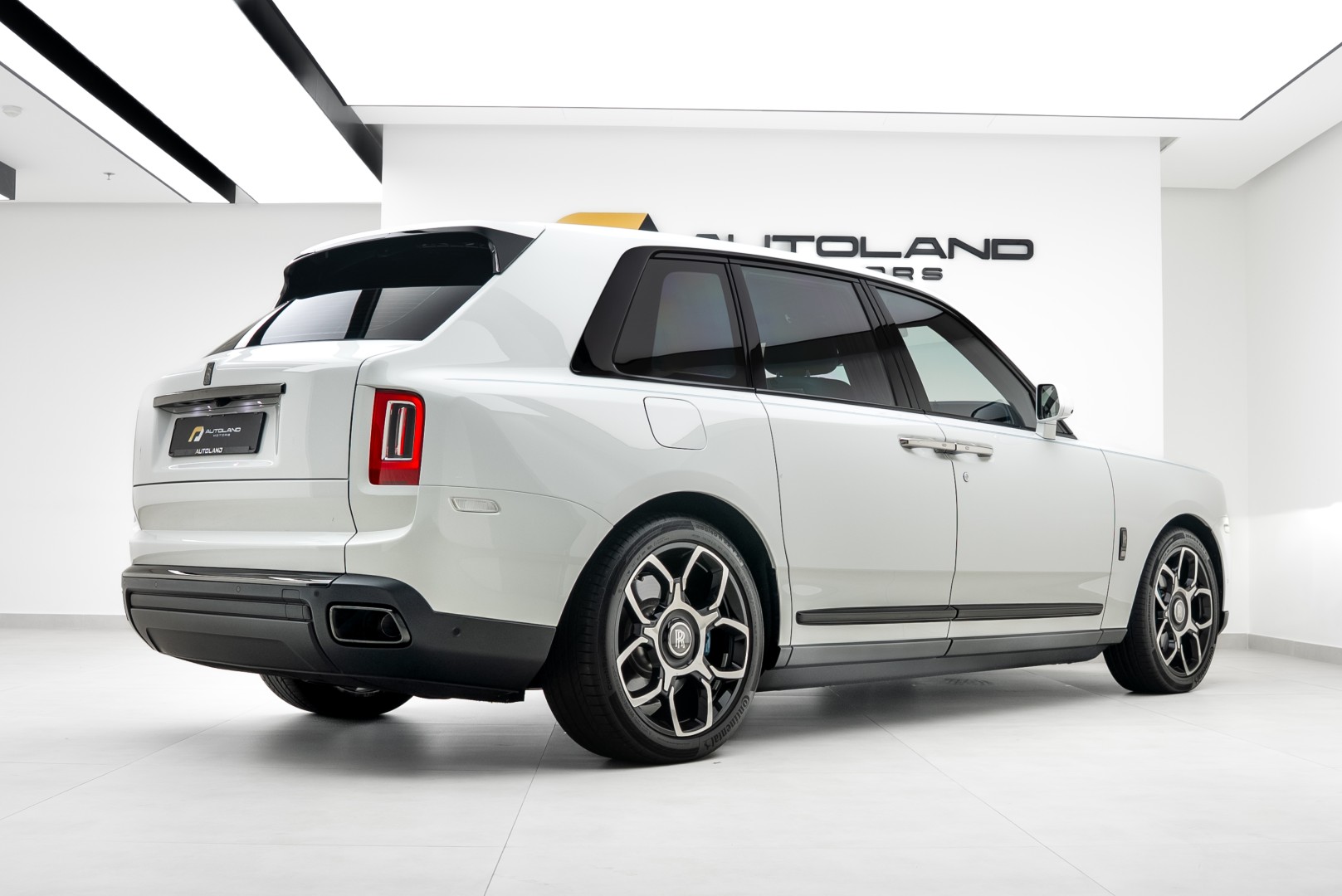 2023 ROLLS ROYCE CULLINAN BLACK BADGE WARRANTY AND SERVICE.
